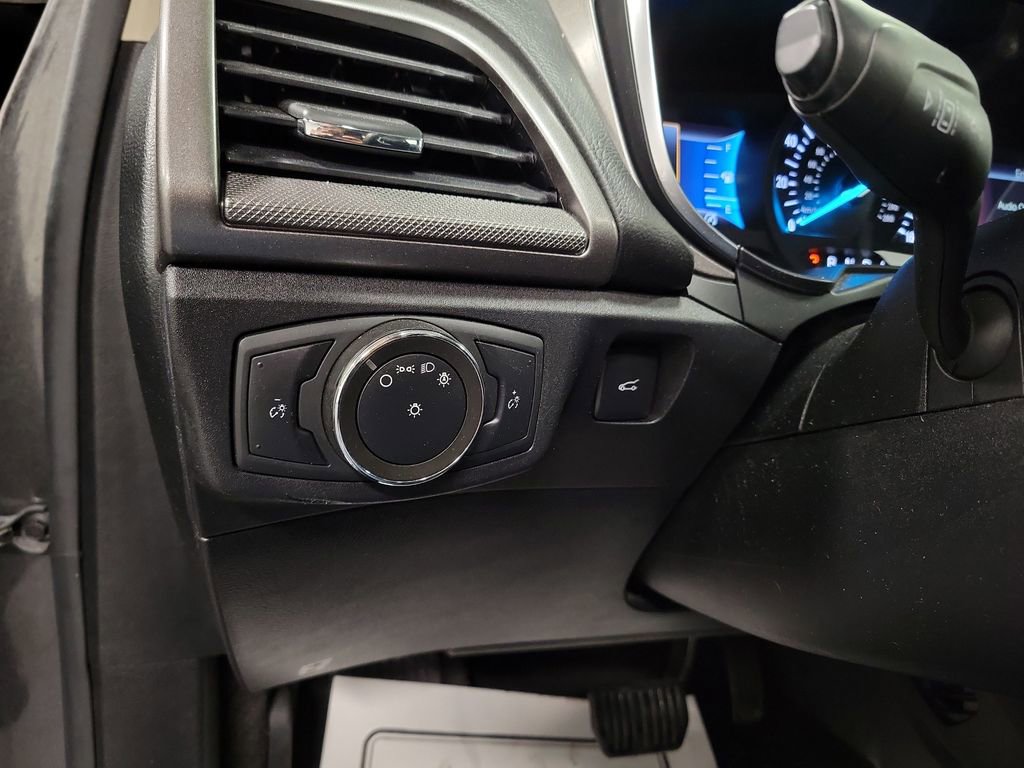 Used 2020 Ford Fusion SE image 23