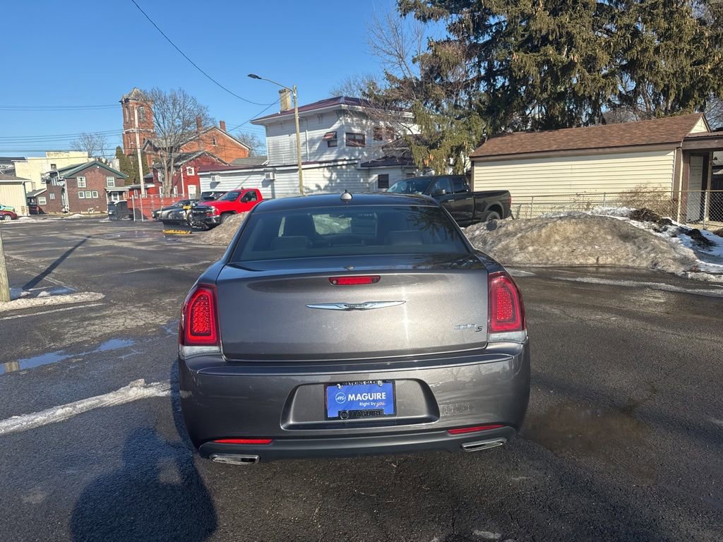 Used 2020 Chrysler 300 S RWD image 4