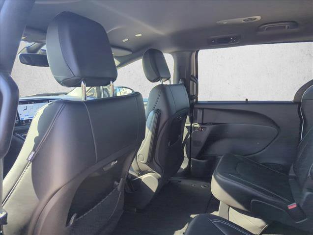 New 2026 Chrysler Pacifica Select image 14