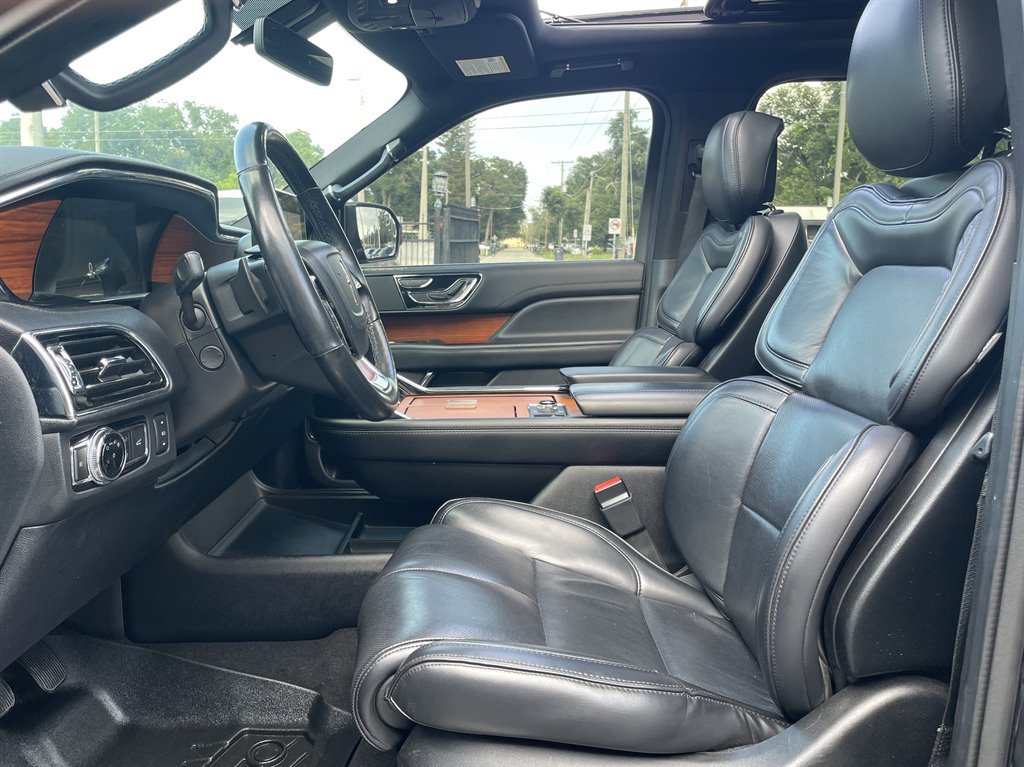 Used 2019 Lincoln Navigator L Select AWD/4WD image 23