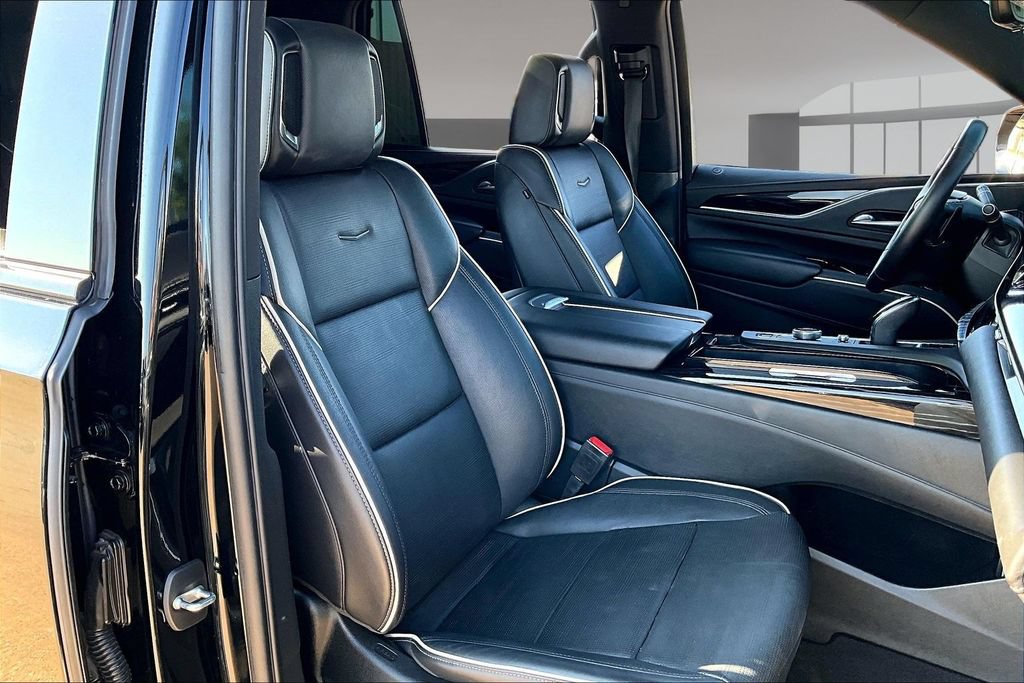 Used 2022 Cadillac Escalade Sport w/ Touring Package AWD/4WD image 7