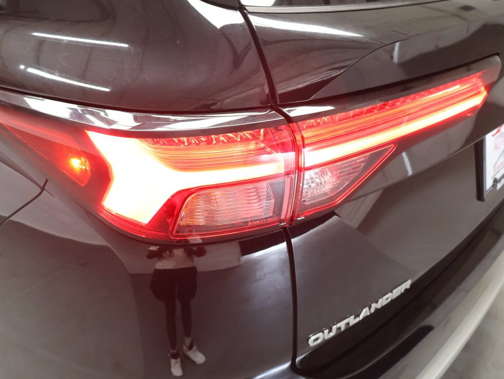 Used 2024 Mitsubishi Outlander SE FWD image 31