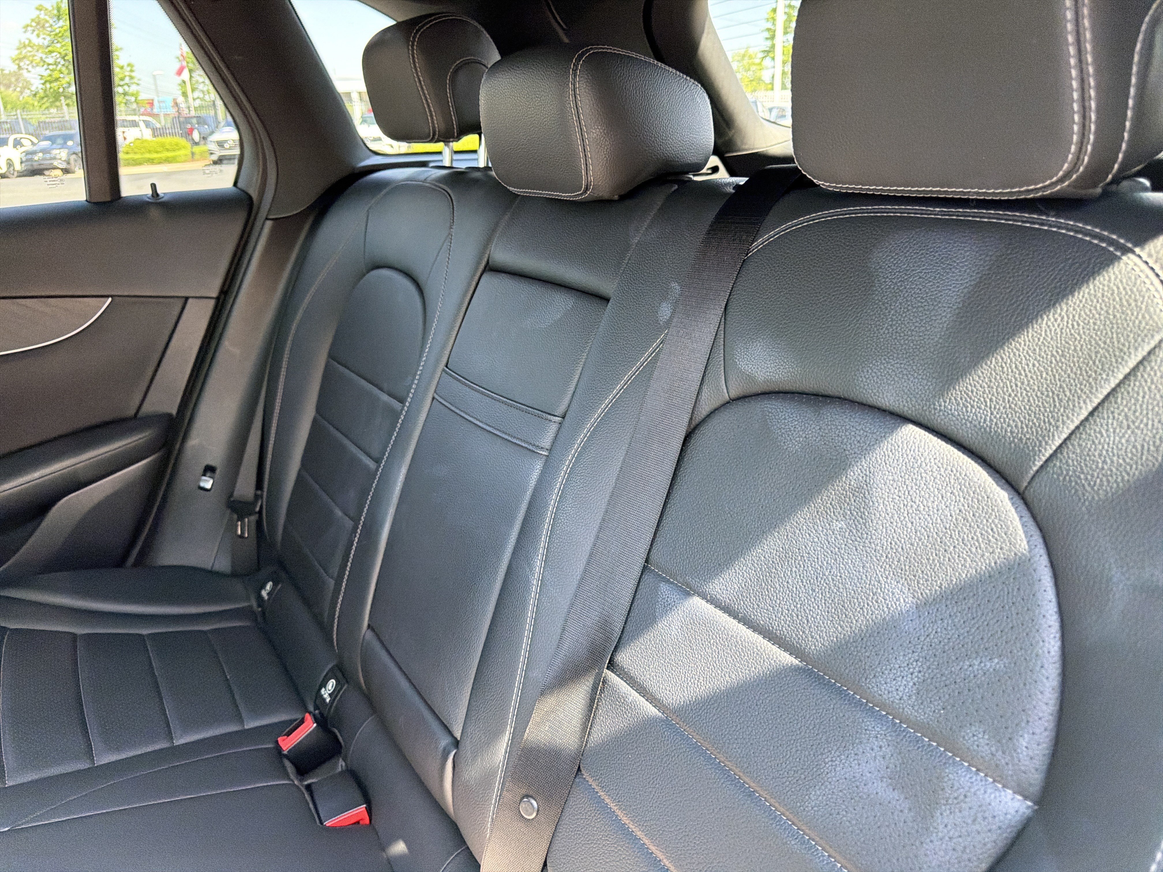 Used 2018 Mercedes-Benz GLC 300 4MATIC image 33