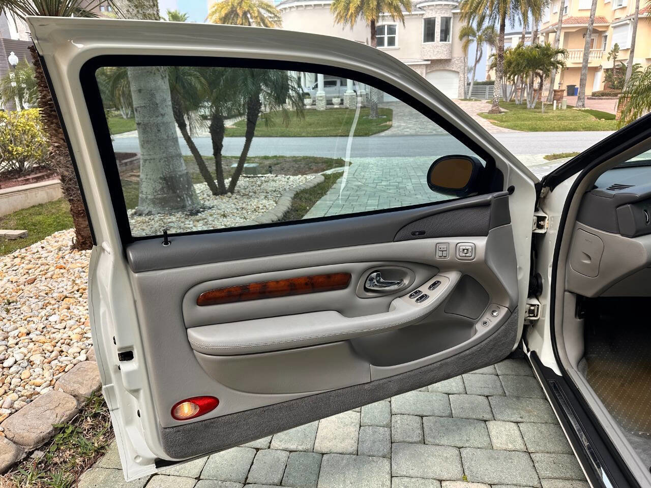 Used 1998 Lincoln Mark VIII RWD image 55