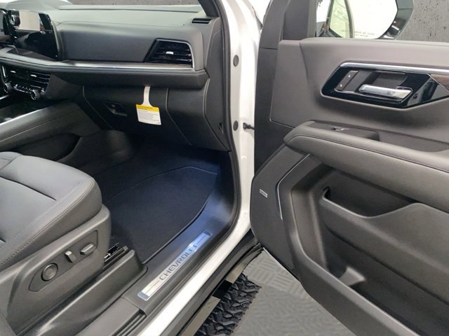 New 2026 Chevrolet Suburban Z71 w/ Z71 Off-Road Package AWD/4WD image 21