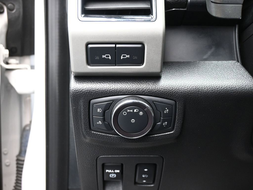 Used 2019 Ford F150 Lariat w/ Equipment Group 502A Luxury image 32