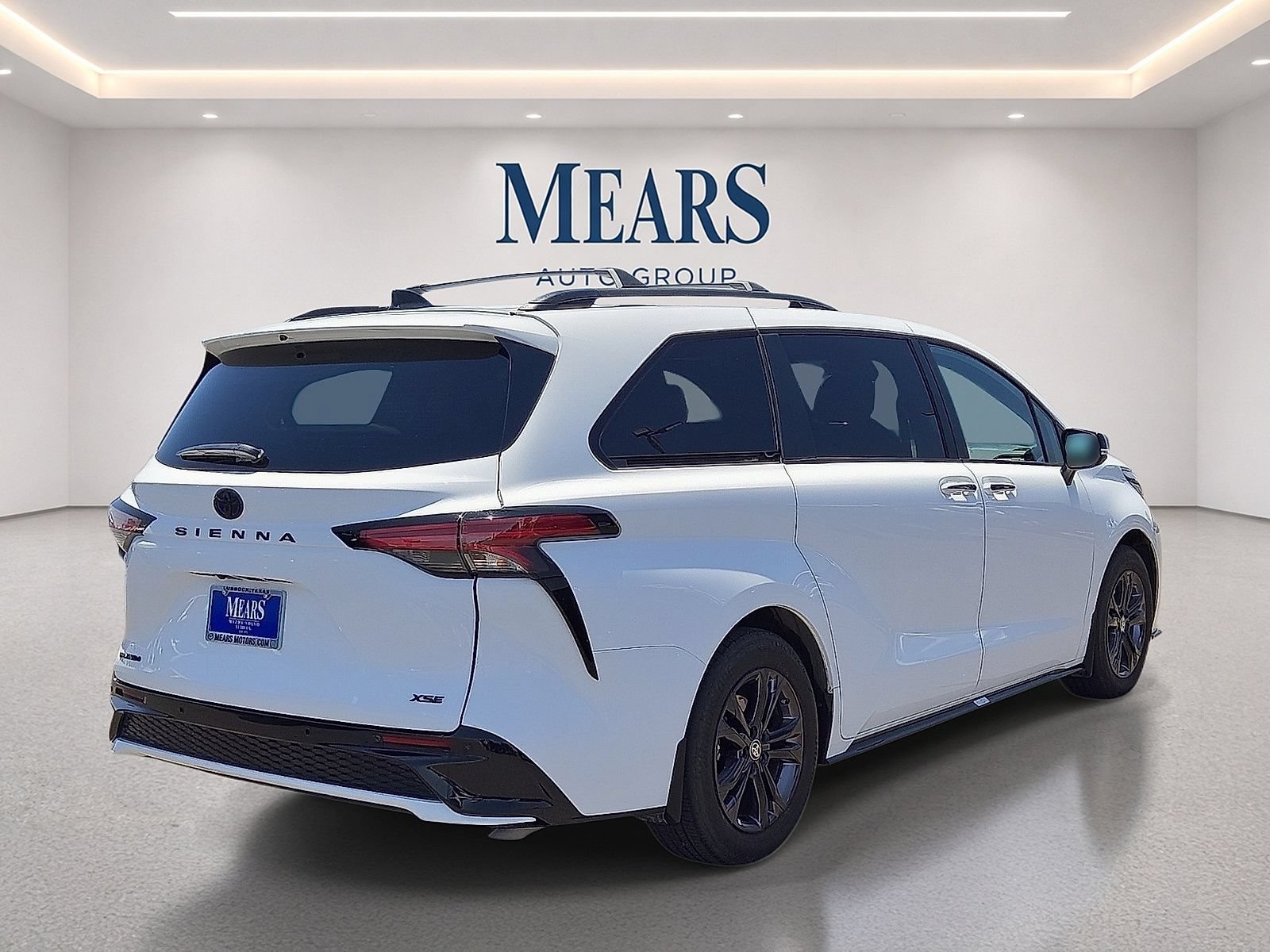 Used 2025 Toyota Sienna XSE w/ XSE Premium Package AWD/4WD image 5