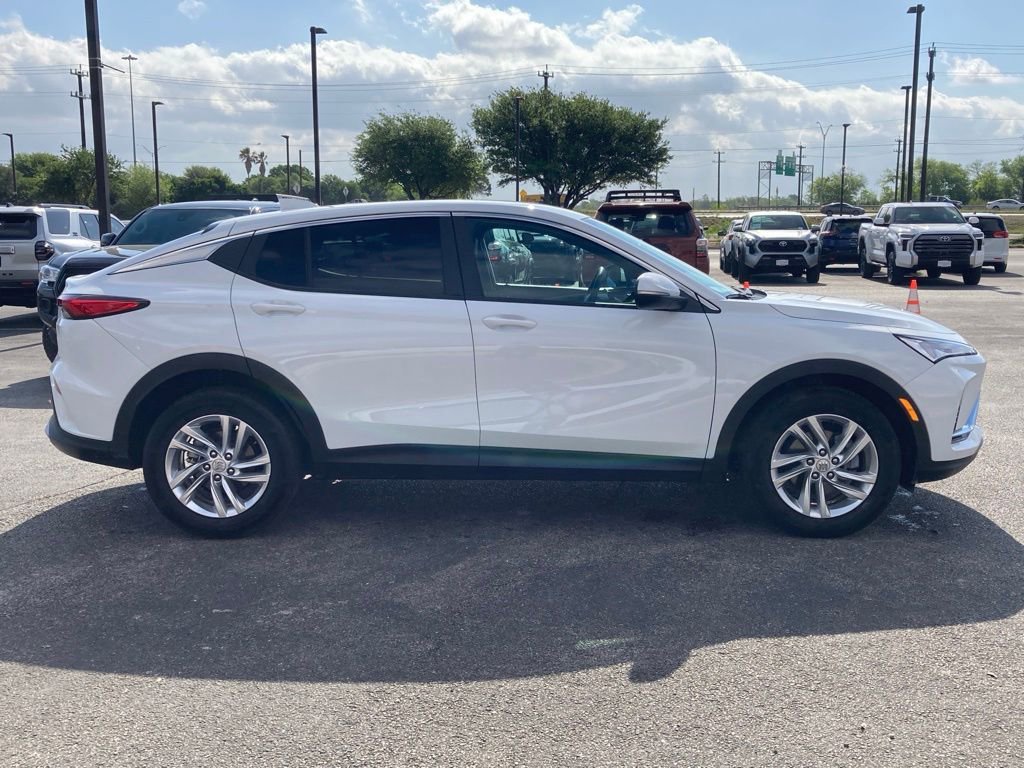 Used 2025 Buick Envista Preferred image 4