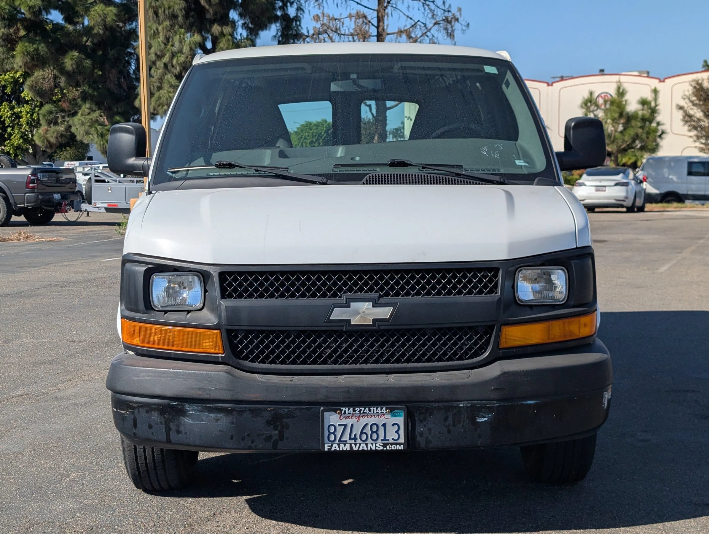 Used 2011 Chevrolet Express 1500 RWD image 2