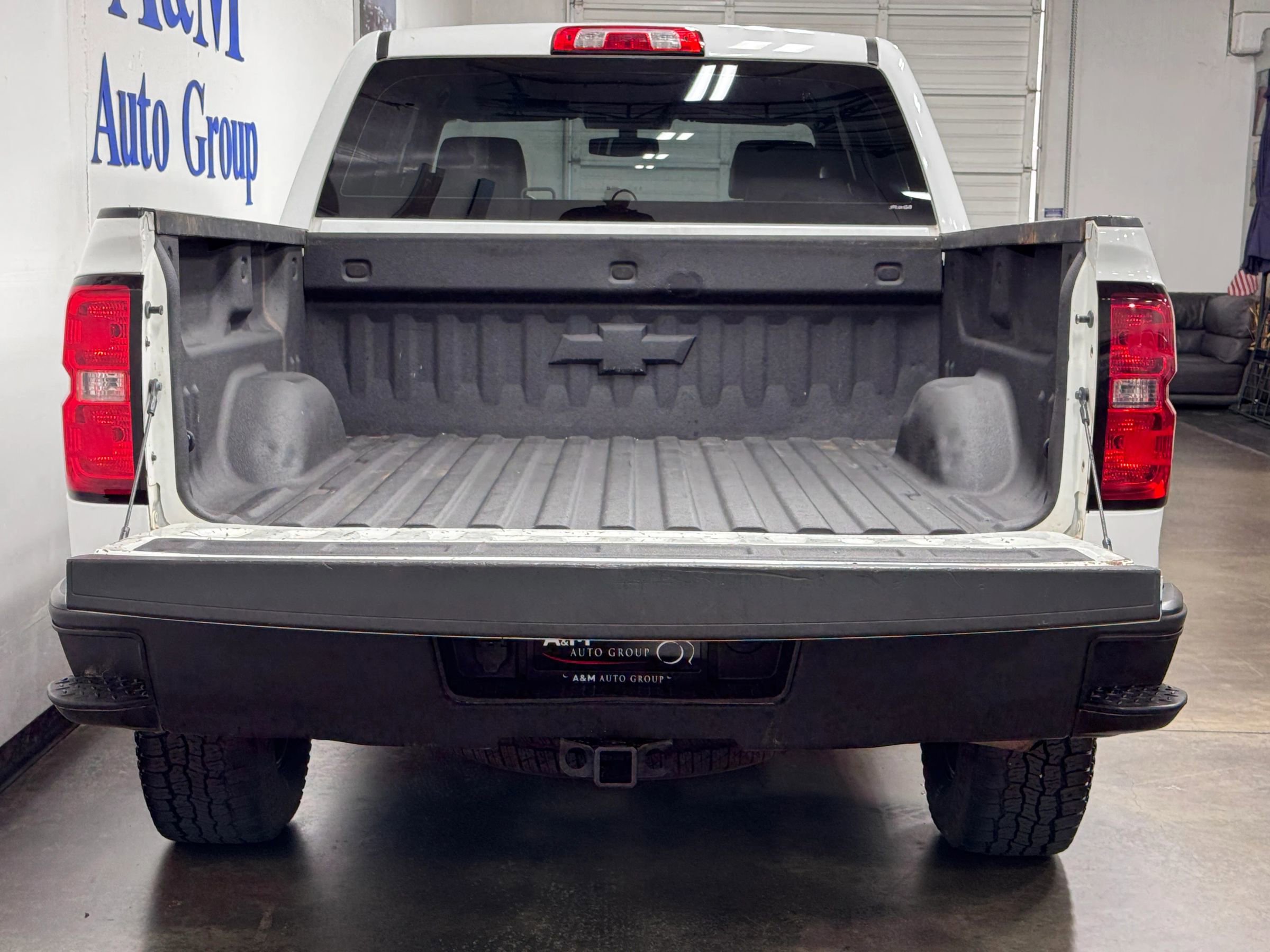 Used 2018 Chevrolet Silverado 1500 W/T w/ Trailering Package AWD/4WD image 7