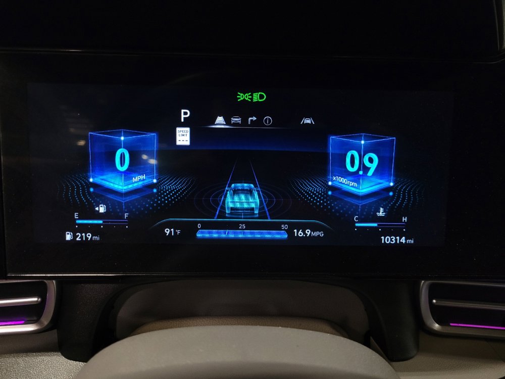 Used 2025 Hyundai Elantra SEL FWD image 23