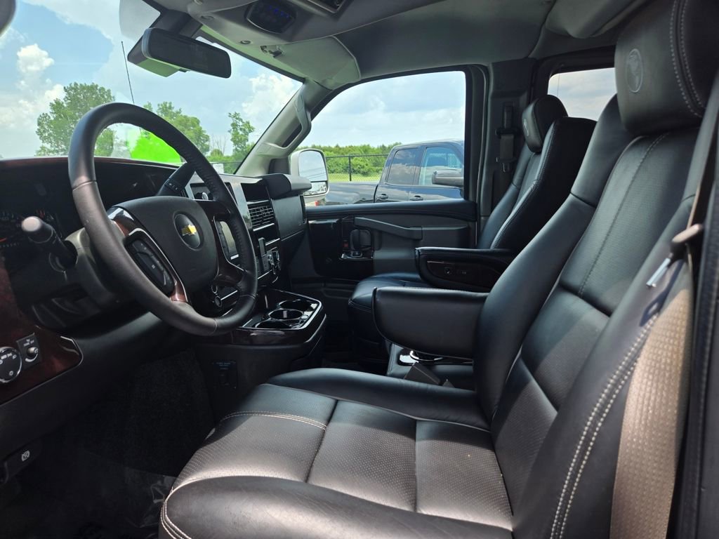 Used 2019 Chevrolet Express 2500 w/ Enhanced Convenience Package image 15
