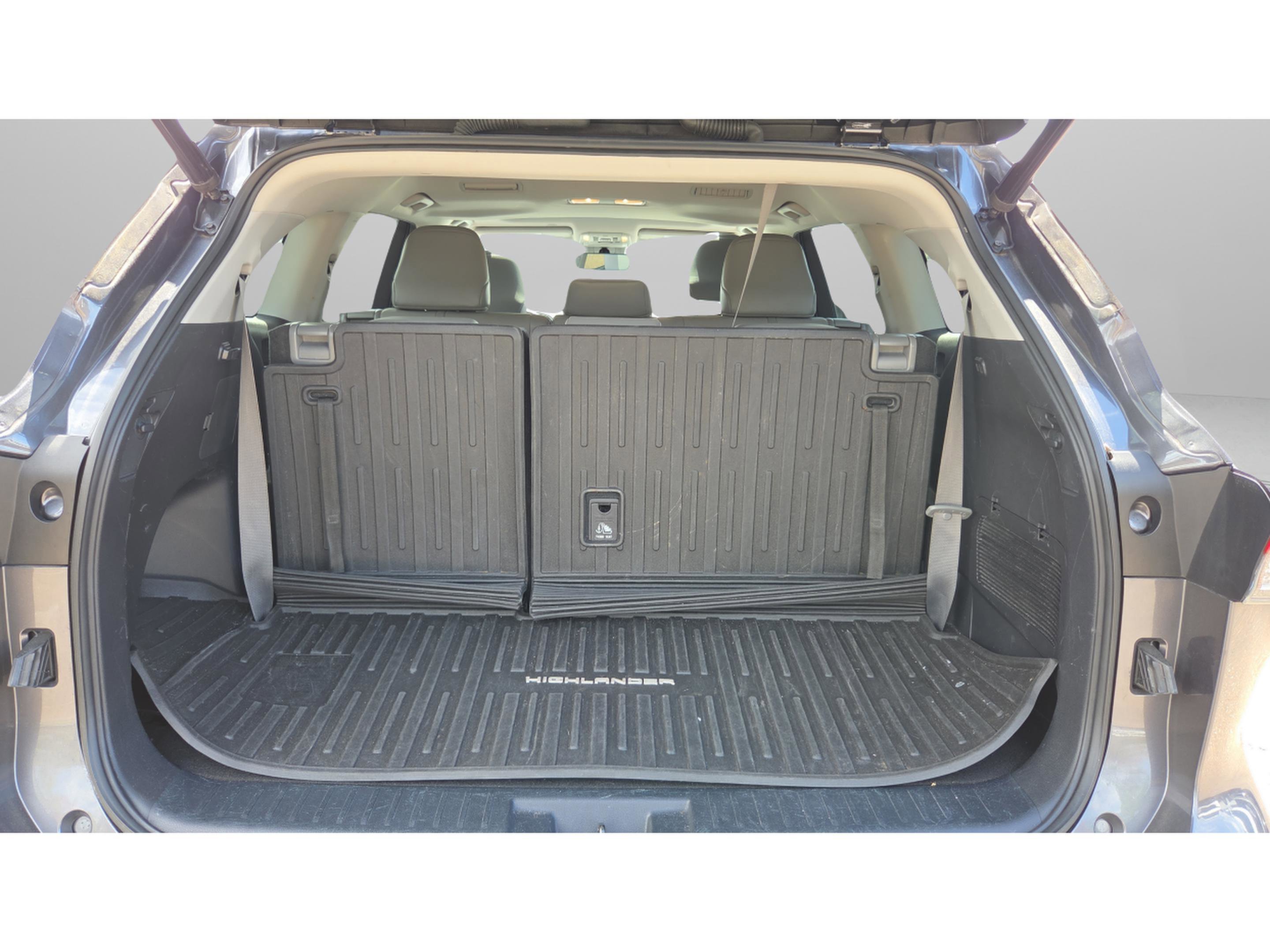 Used 2020 Toyota Highlander XLE image 33