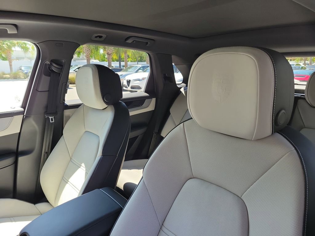 New 2026 Porsche Cayenne AWD/4WD image 6