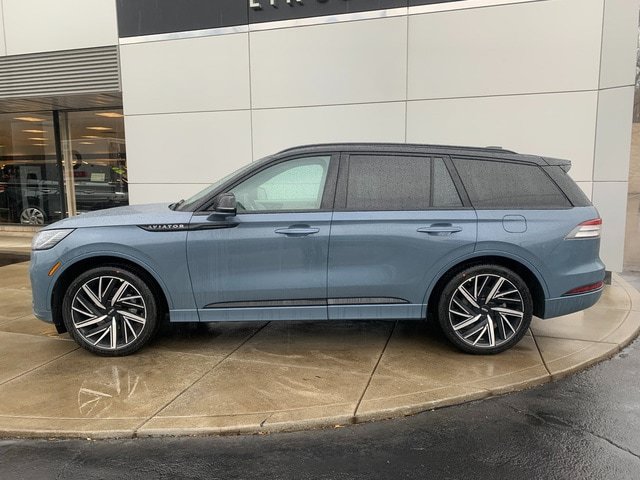 New 2026 Lincoln Aviator Black Label w/ Black Label Special Edition AWD/4WD image 9