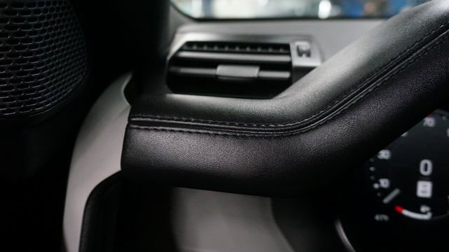 Used 2023 Land Rover Defender 90 S image 24