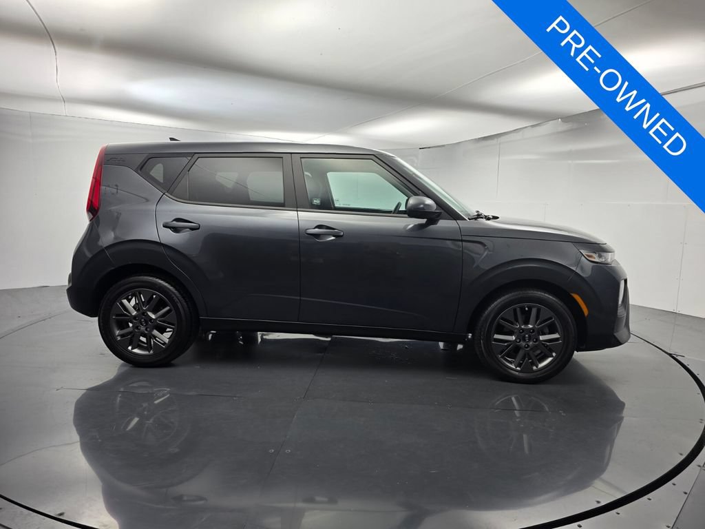 Used 2021 Kia Soul S FWD image 3