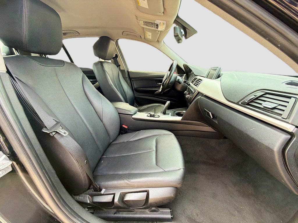 Used 2014 BMW 320i xDrive Sedan image 15