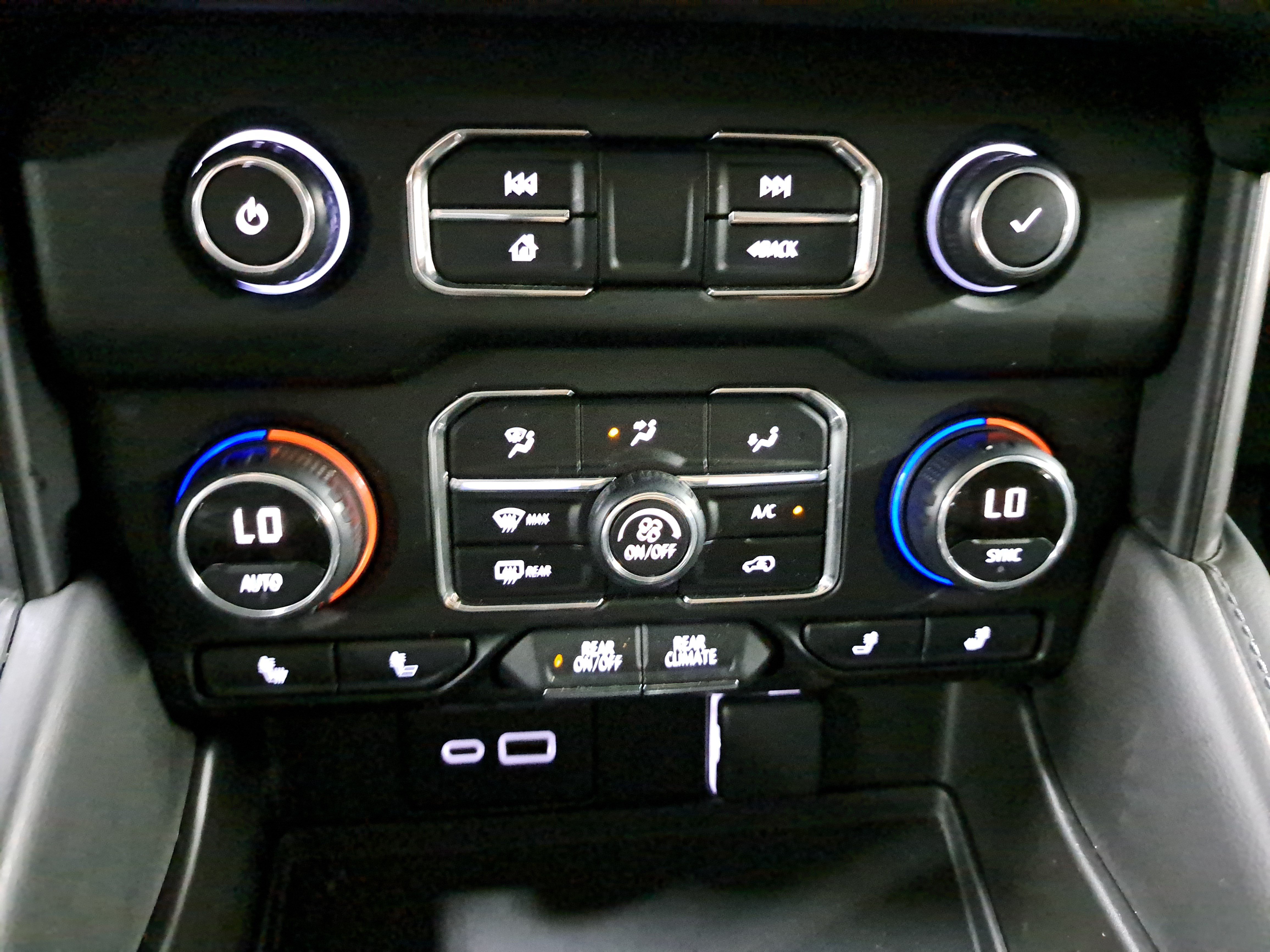 Used 2021 Chevrolet Tahoe LT w/ LT Signature Package AWD/4WD image 23
