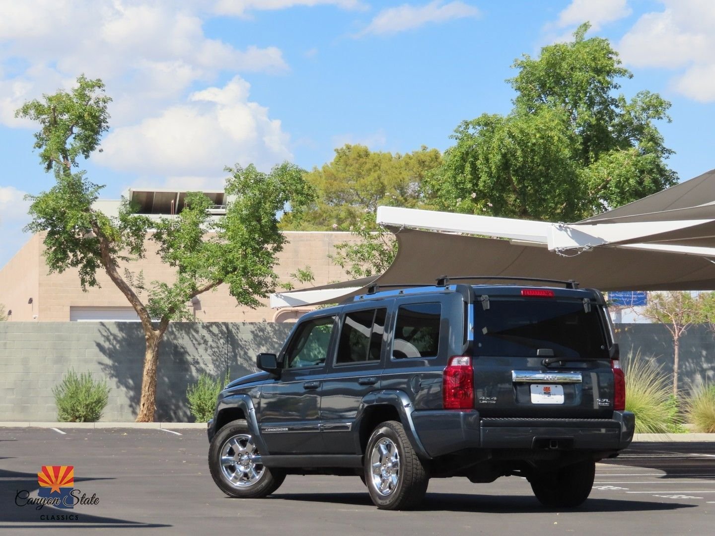 Used 2006 Jeep Commander Limited w/ Trailer Tow Group IV image 4