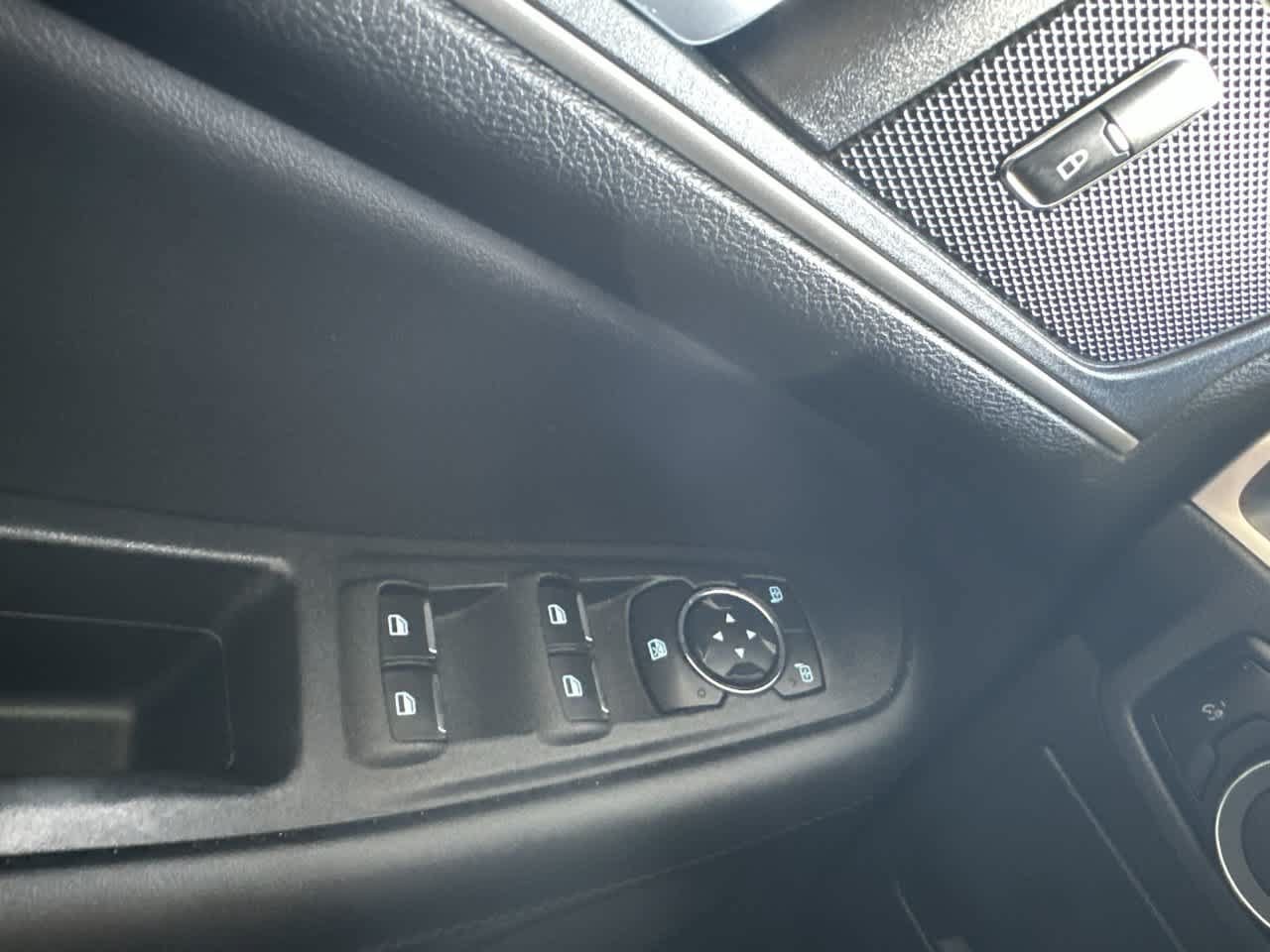Used 2024 Ford Edge SEL AWD/4WD image 17
