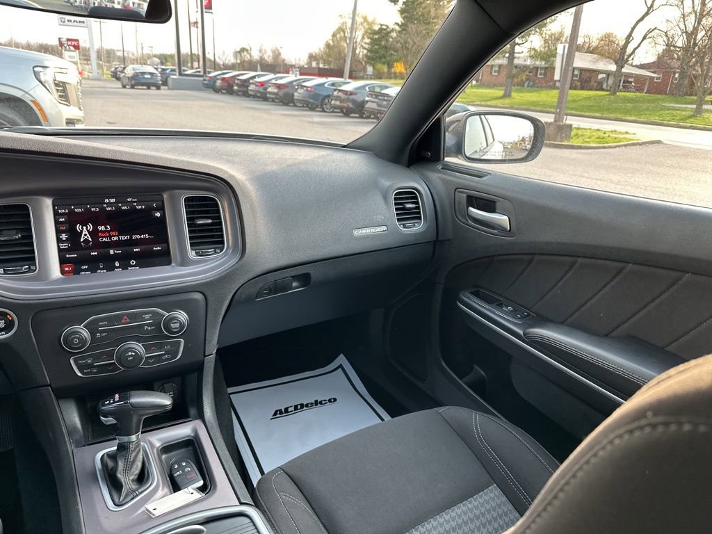 Used 2023 Dodge Charger SXT image 9