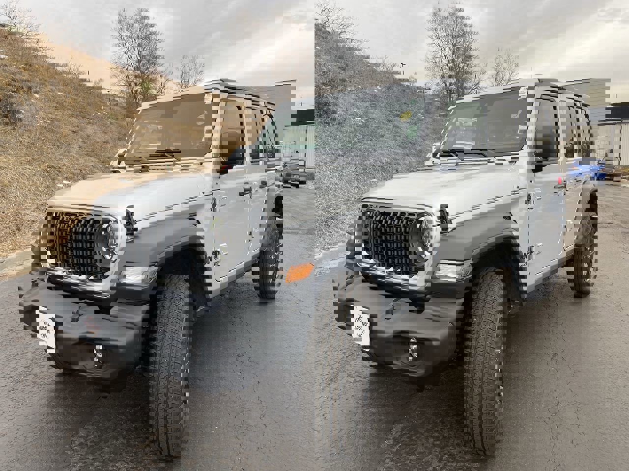 Used 2024 Jeep Wrangler Sport S image 3