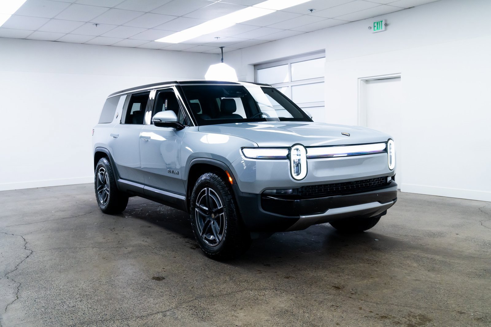 Used 2026 Rivian R1S Adventure image 25
