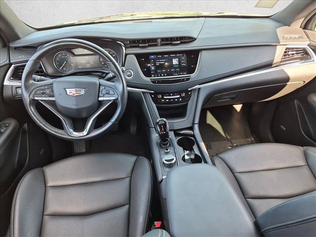 Used 2025 Cadillac XT6 Luxury FWD image 24