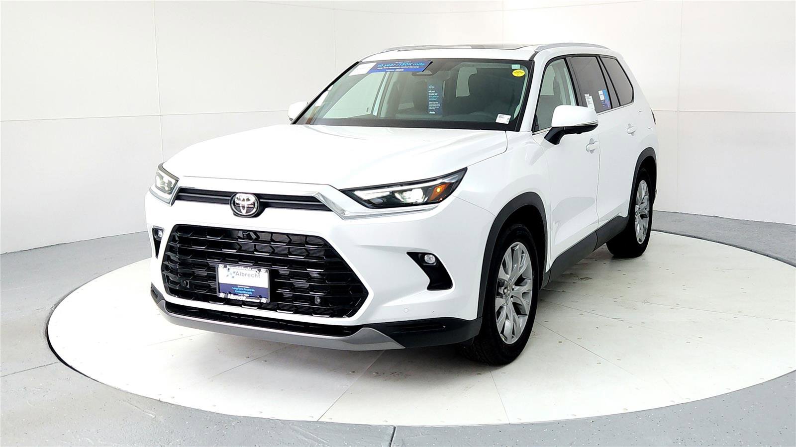 New 2025 Toyota Grand Highlander FWD image 2