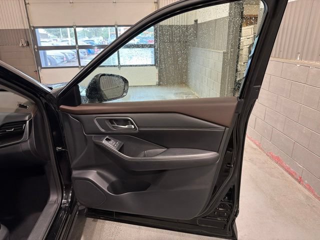Used 2021 Nissan Rogue SL w/ Premium Package AWD/4WD image 16