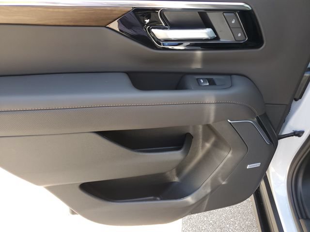New 2026 Chevrolet Tahoe High Country w/ LPO, Illumination Package AWD/4WD image 15