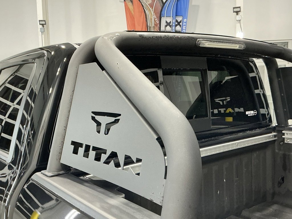 Used 2023 Nissan Titan SV w/ SV Convenience Package image 13