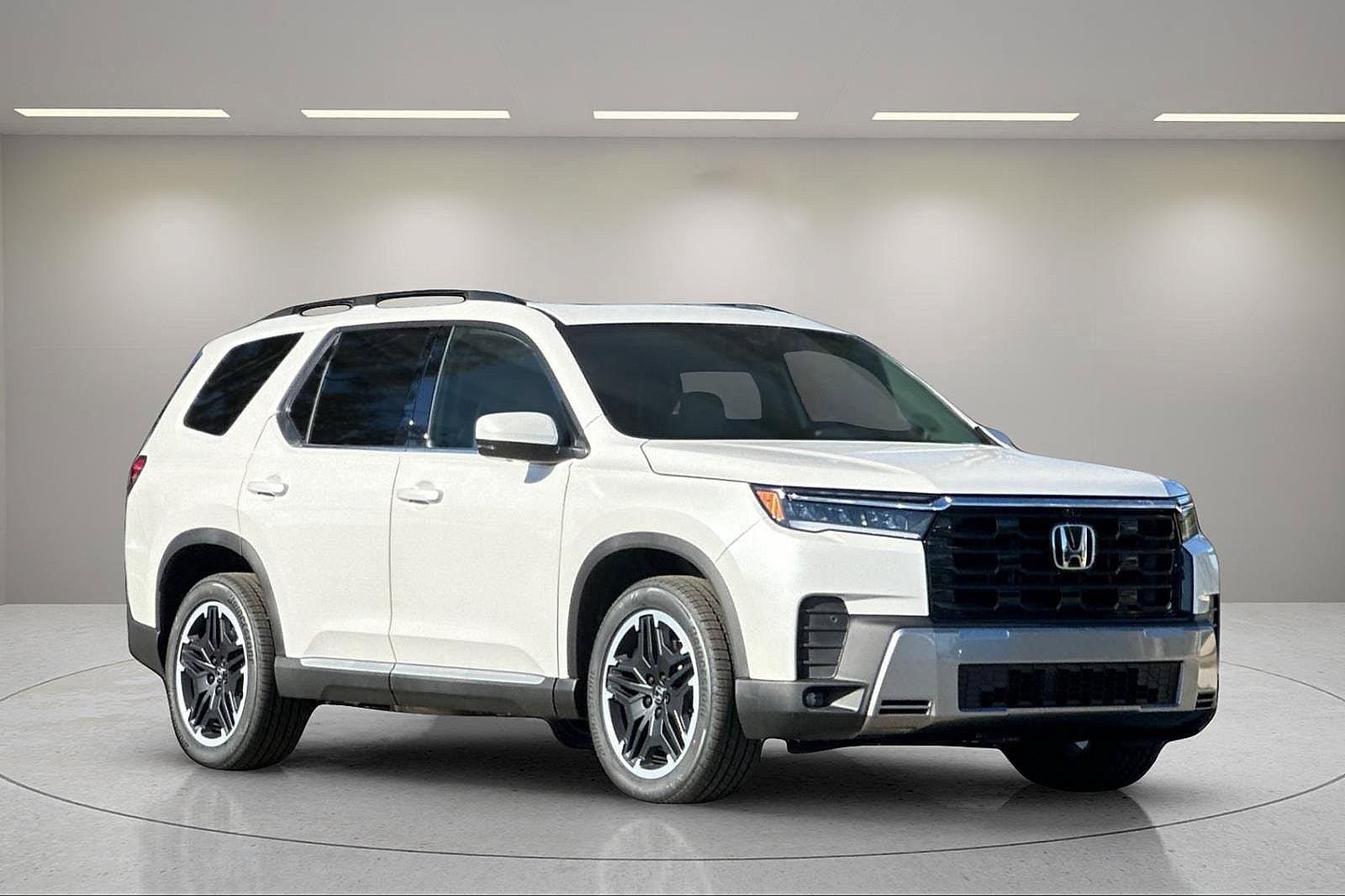 New 2026 Honda Pilot Touring image 7