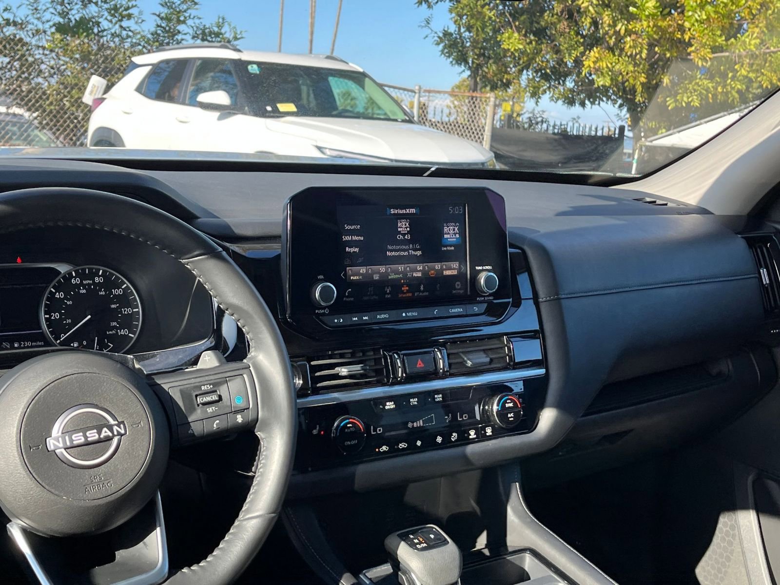 Used 2025 Nissan Pathfinder SV FWD image 17