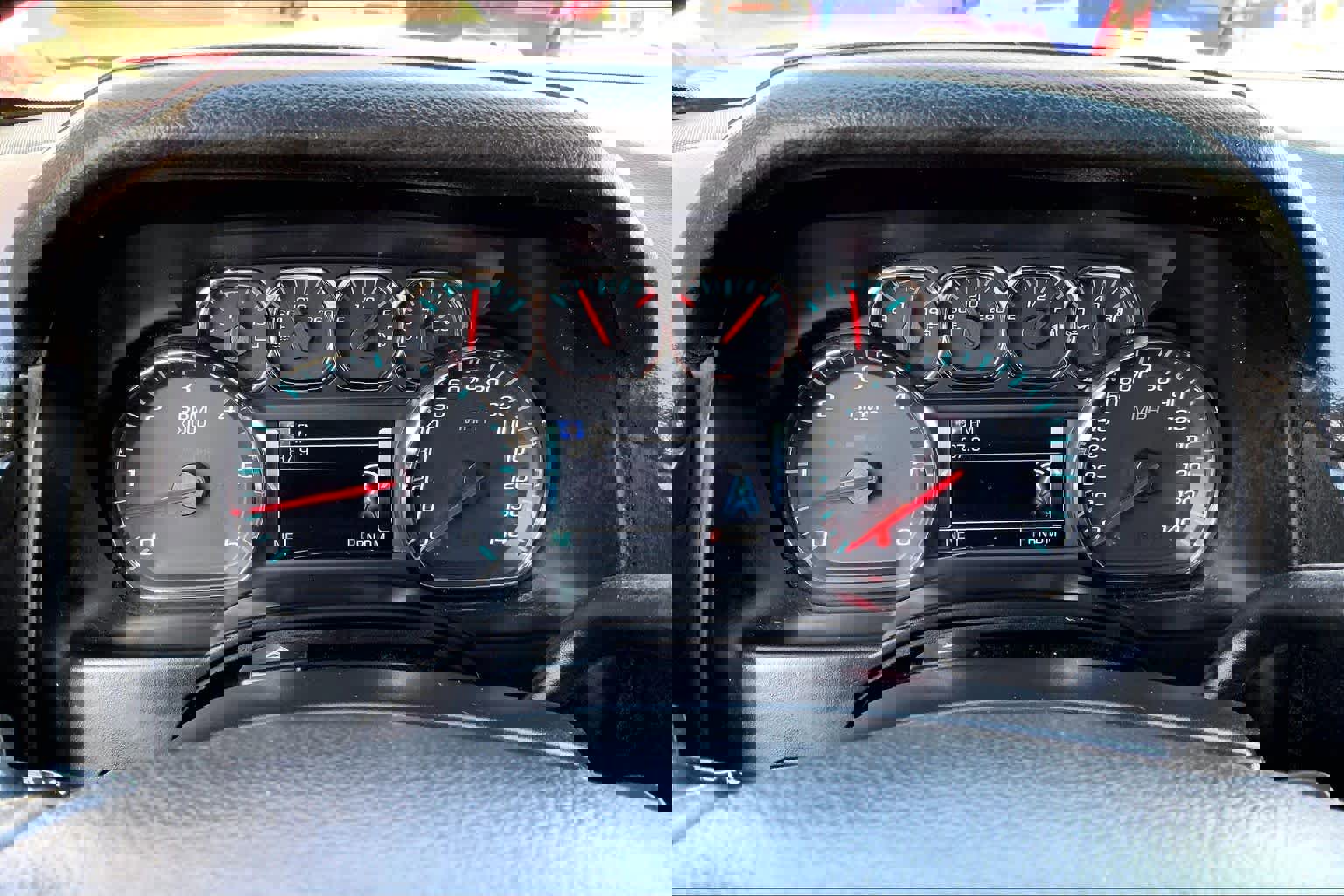 Used 2016 Chevrolet Suburban LT image 24