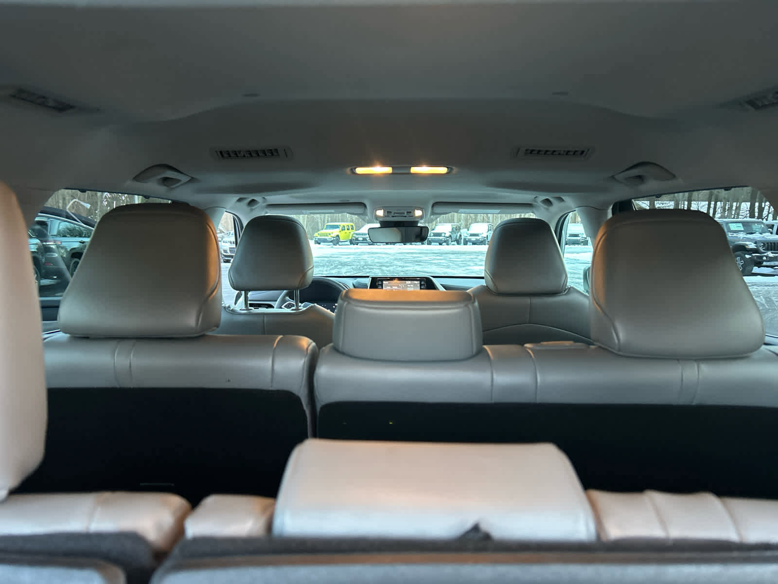 Used 2022 Toyota Highlander XLE image 41