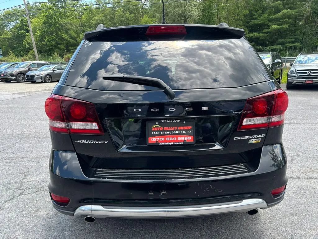 Used 2019 Dodge Journey Crossroad FWD image 7