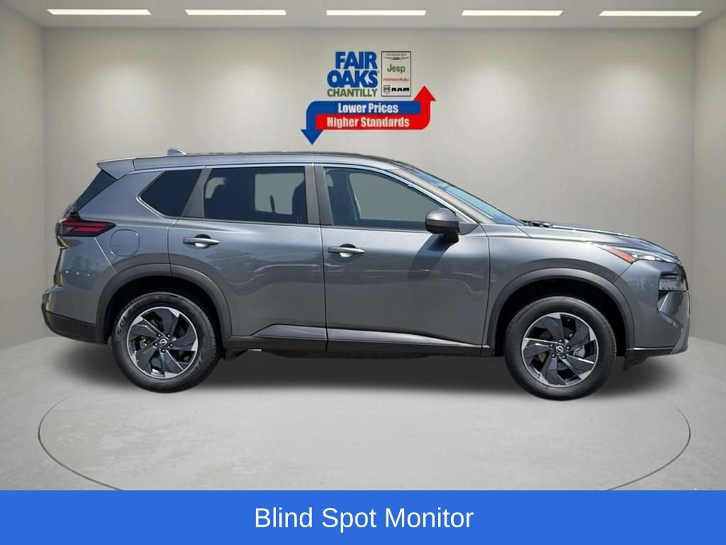 Used 2025 Nissan Rogue SV FWD image 6