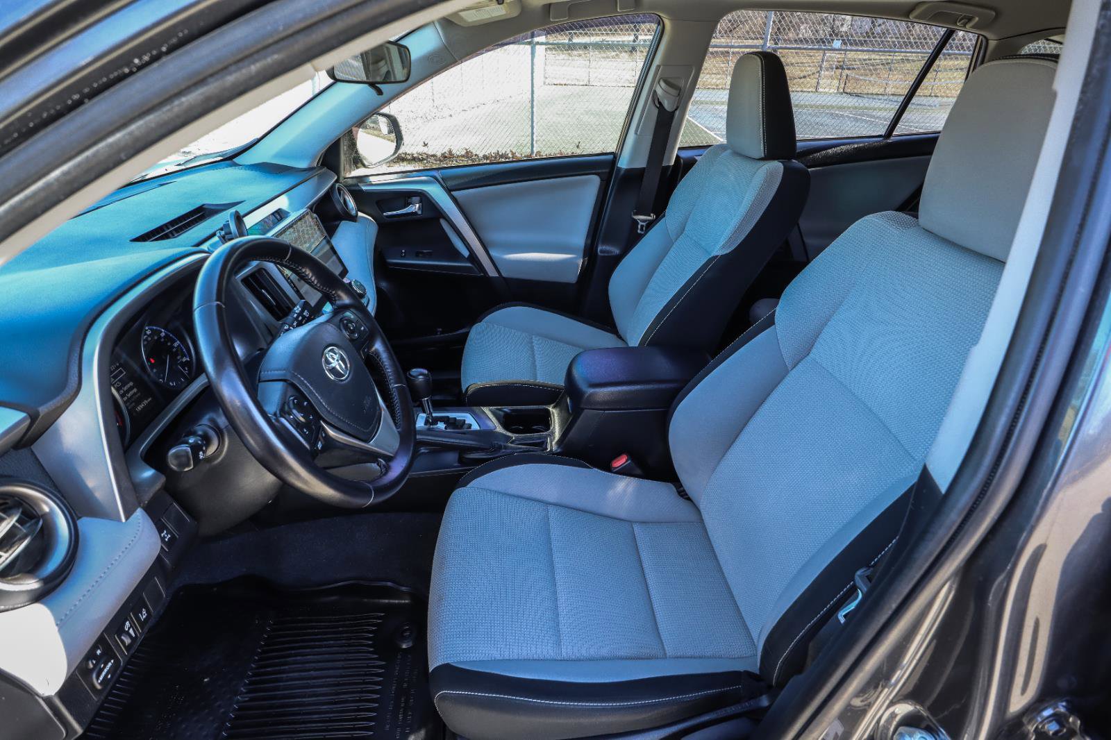 Used 2017 Toyota RAV4 XLE image 30