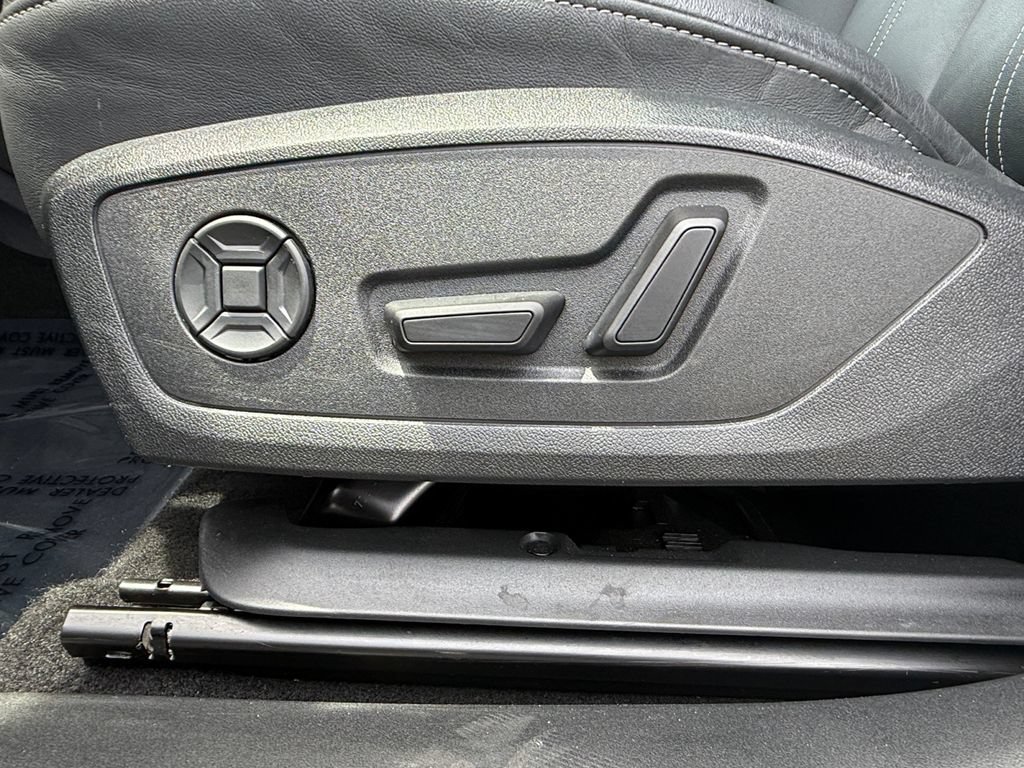 Used 2024 Audi Q4 e-tron Premium Plus w/ Premium Plus AWD/4WD image 10
