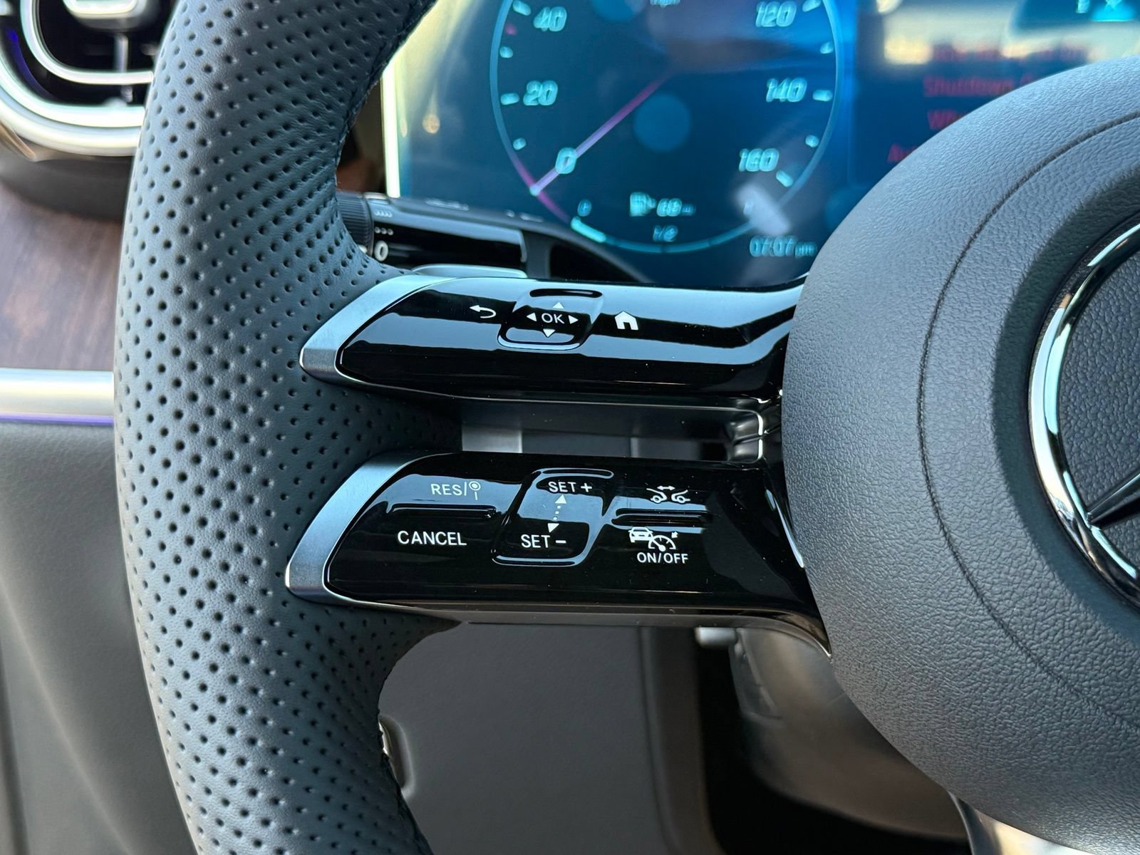New 2026 Mercedes-Benz GLC 300 4MATIC image 23