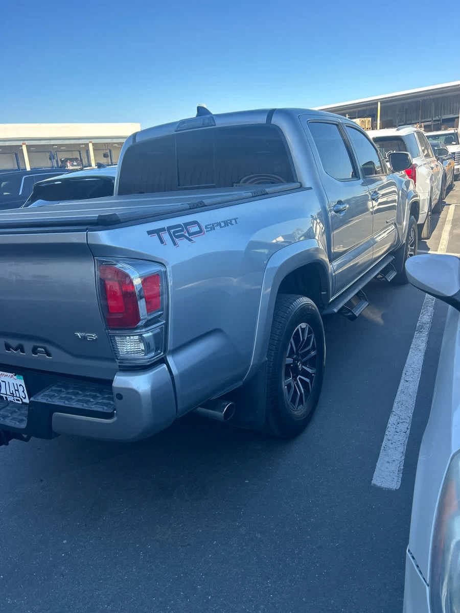 Used 2021 Toyota Tacoma TRD Sport w/ Technology Package RWD image 4