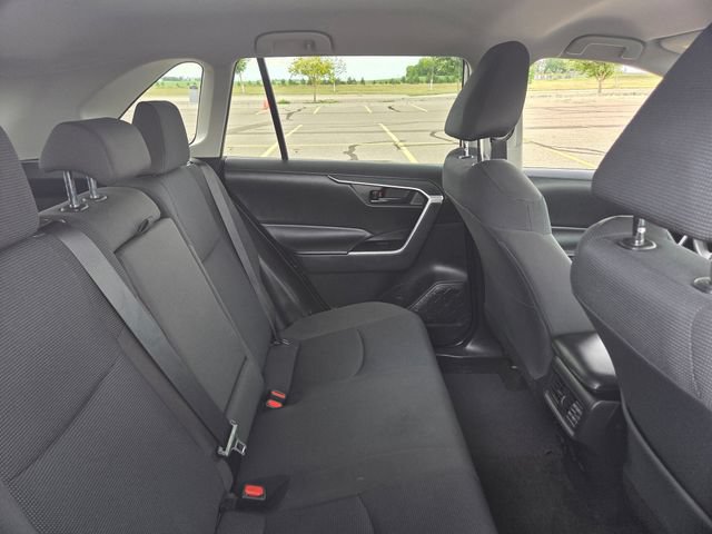 Used 2019 Toyota RAV4 LE w/ Carpet Mat Package AWD/4WD image 36