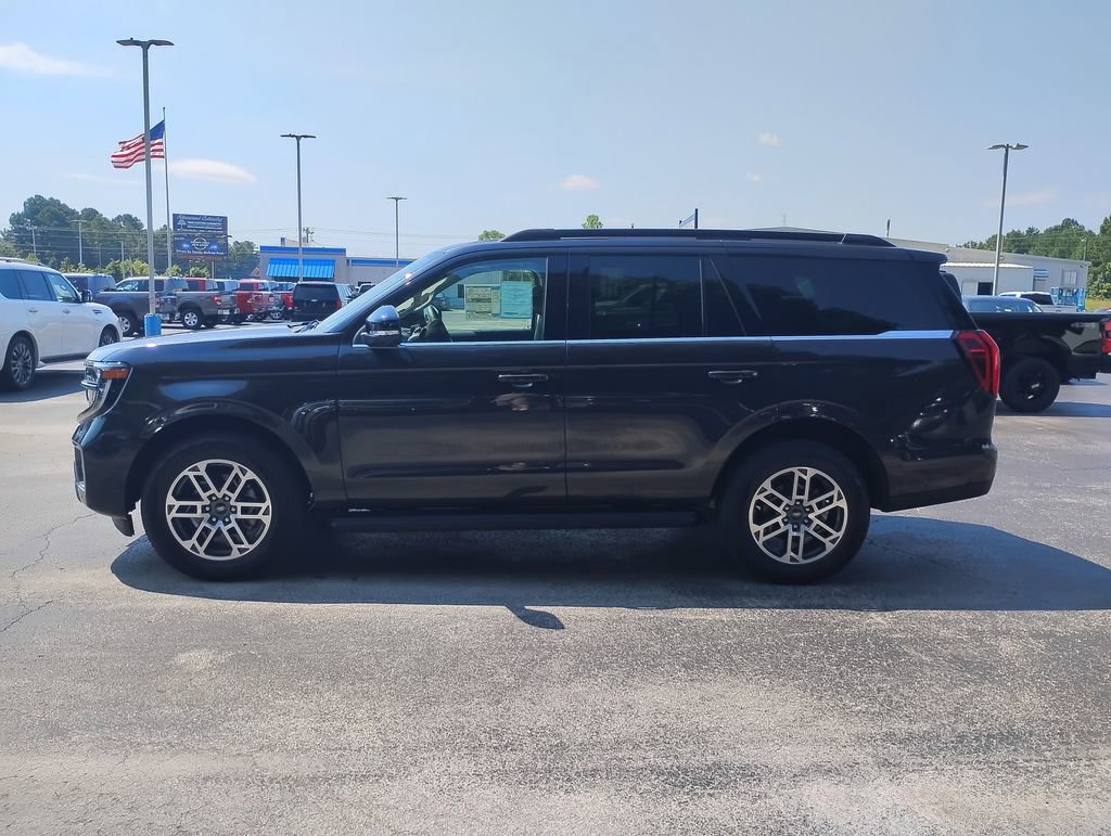 New 2025 Ford Expedition Active image 13