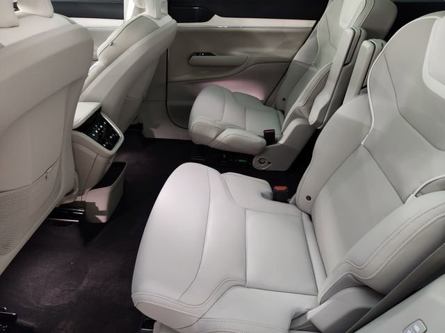 New 2025 Volvo EX90 Plus image 28