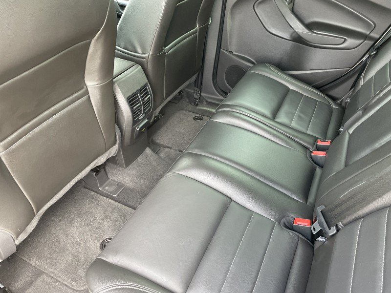 Used 2015 Ford C-MAX Energi SEL w/ Equipment Group 302A FWD image 12