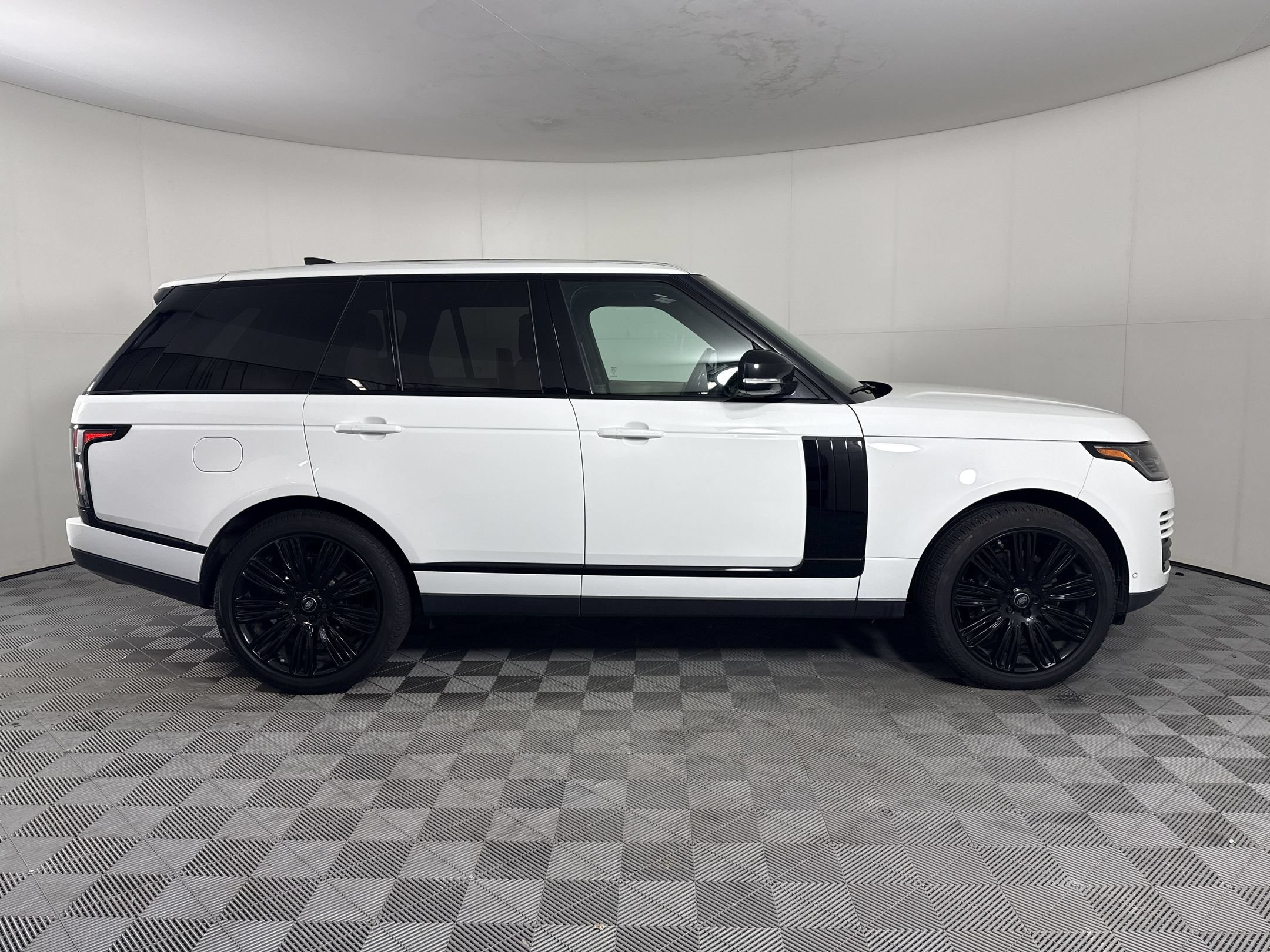 Certified 2019 Land Rover Range Rover HSE AWD/4WD image 9