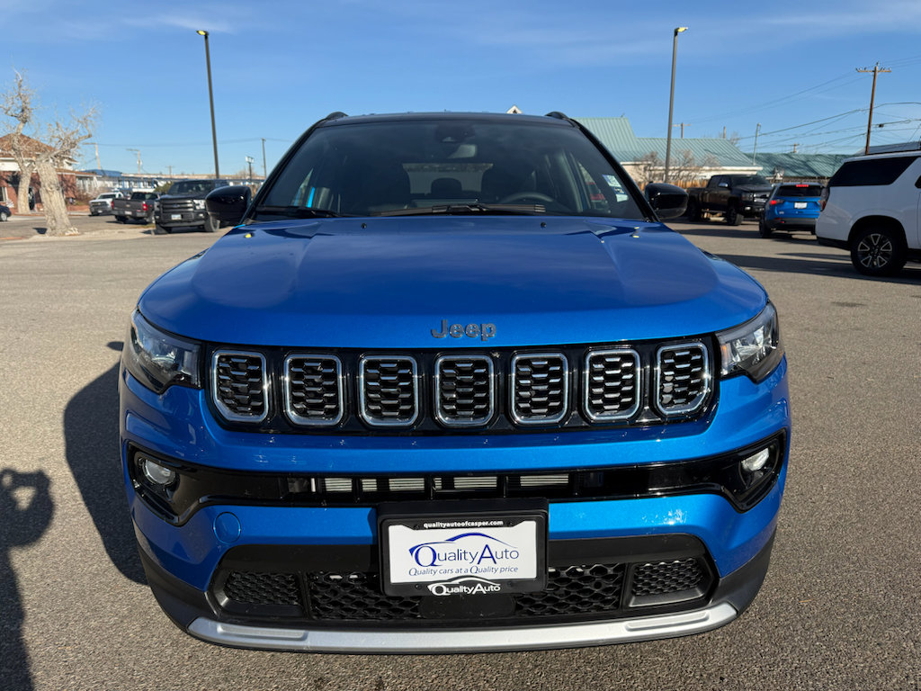 Used 2024 Jeep Compass Limited AWD/4WD image 3