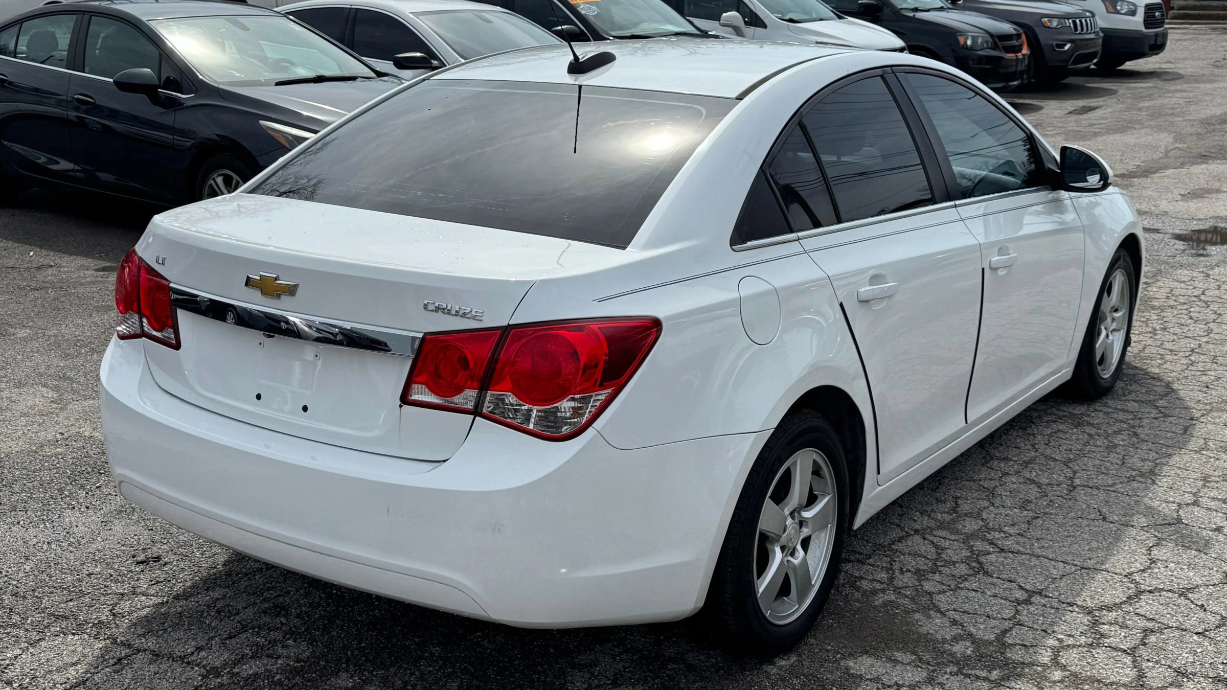 Used 2015 Chevrolet Cruze LT w/ Technology Package image 5